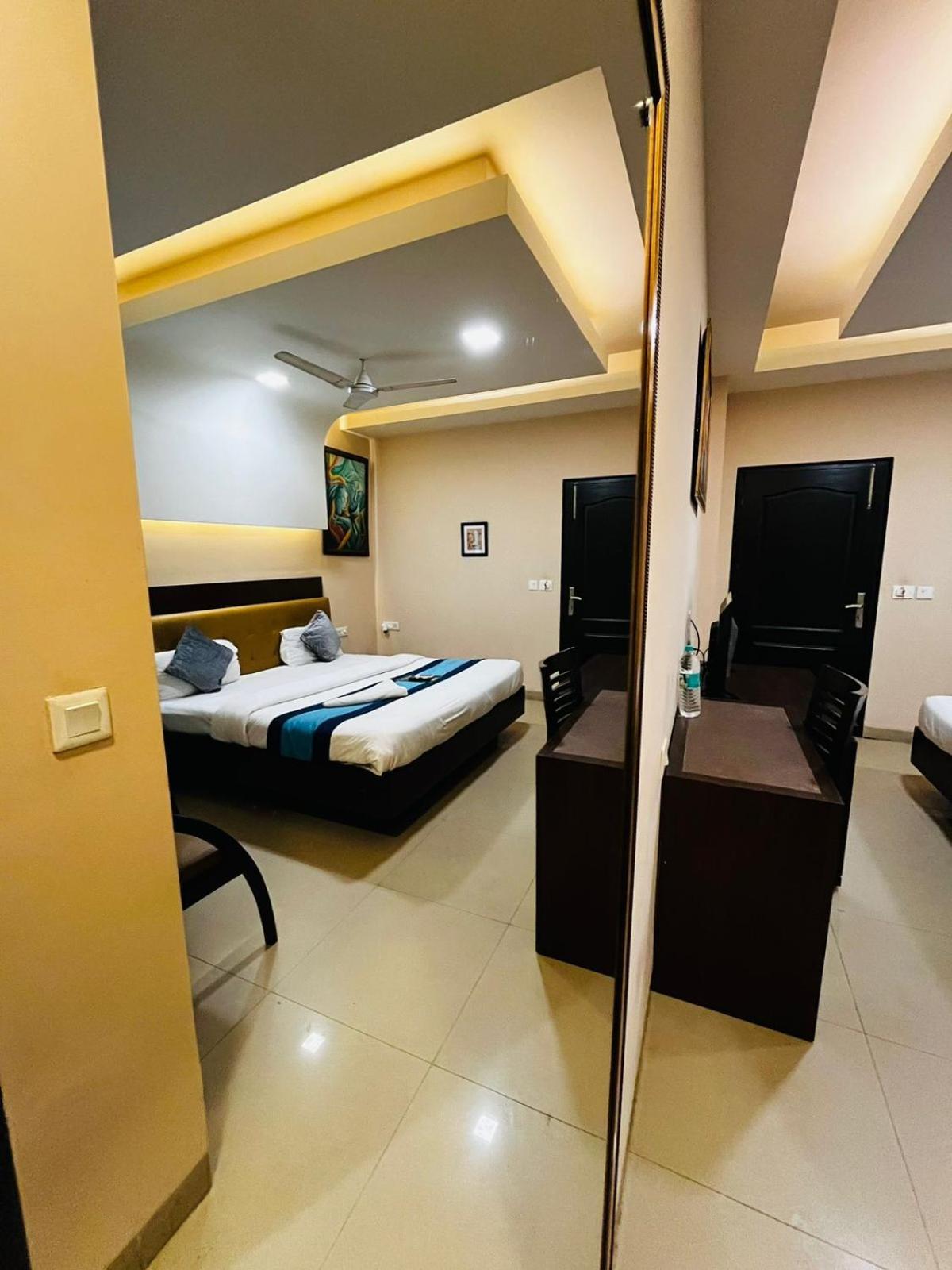 Hotel Mvr Stay By Admire Inn Noida Zewnętrze zdjęcie